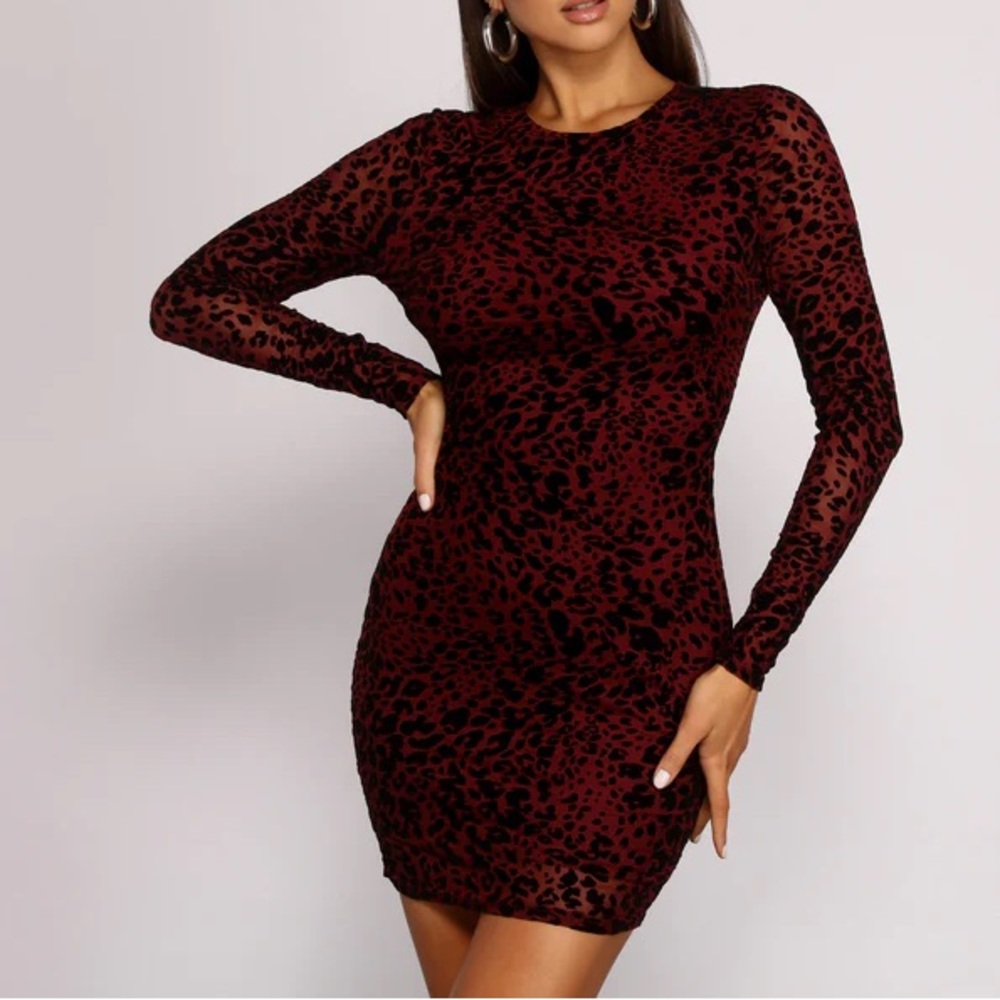 NWOT Windsor so fierce velvet leopard print mini dress